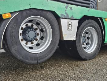 Volvo FM 500 6x2 / MACHINE TRANSPORT / HYDRAULIC RAMPS.